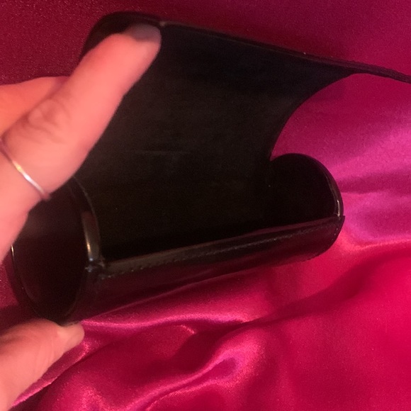 Marc by Marc Jacobs wound cylinder sunglasses case very unique design - Picture 4 of 6